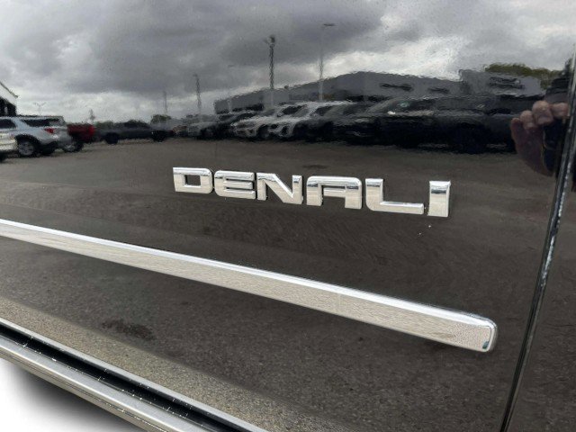 Used 2018 GMC Yukon XL Denali w/ Denali Ultimate Package AWD/4WD image 10