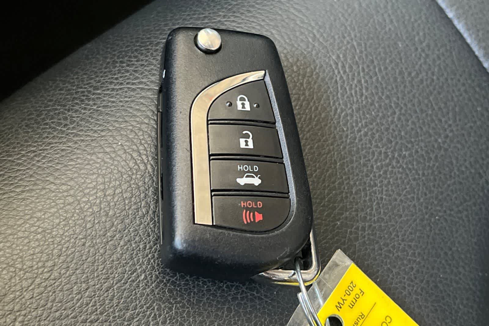 Used 2020 Toyota Camry SE w/ Carpet Mat Package FWD image 26