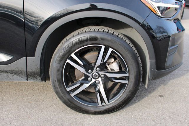 Used 2025 Volvo XC40 B5 Core image 40