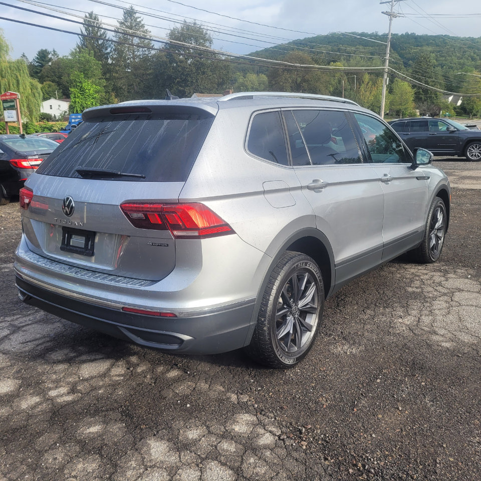 Used 2022 Volkswagen Tiguan SE image 9