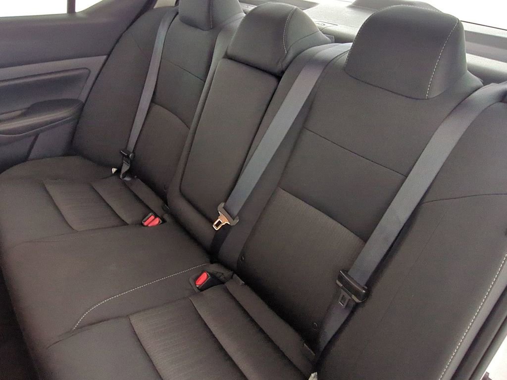 Used 2025 Nissan Altima 2.5 SV image 30