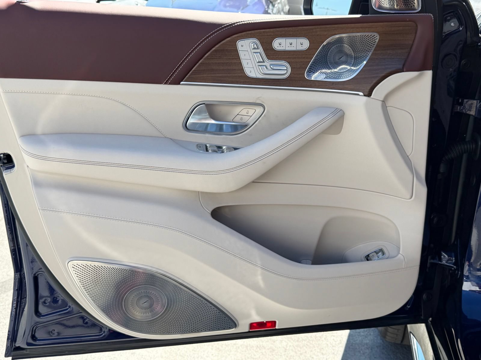 New 2026 Mercedes-Benz Maybach GLS 600 4MATIC image 16