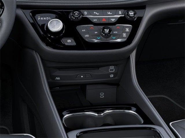 New 2026 Chrysler Pacifica Limited w/ Uconnect Theater Family Group image 24