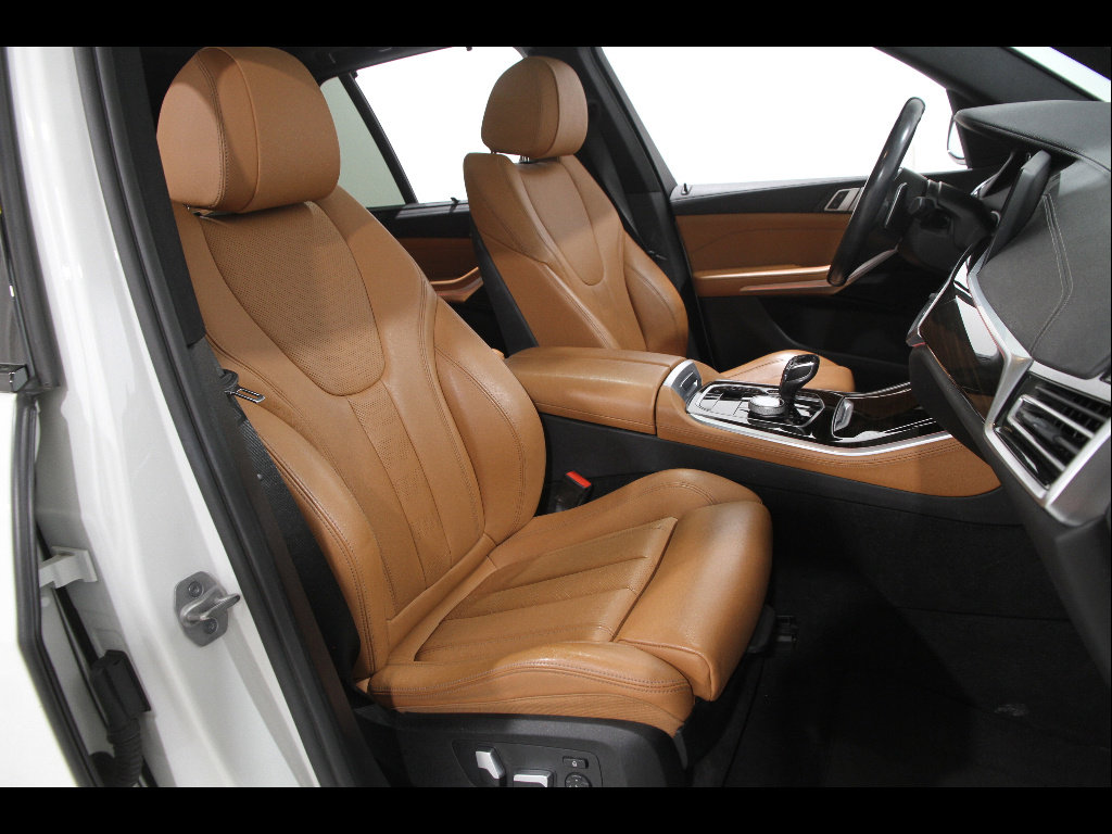 Used 2021 BMW X5 xDrive40i w/ M Sport Package AWD/4WD image 18
