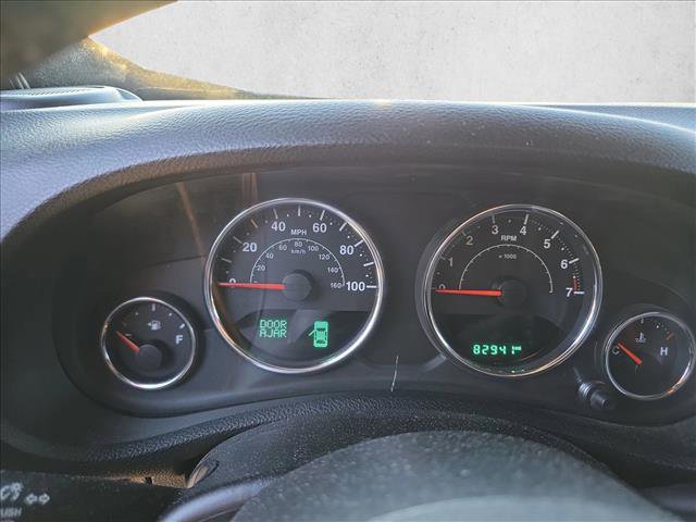 Used 2015 Jeep Wrangler Unlimited Rubicon w/ Connectivity Group image 12