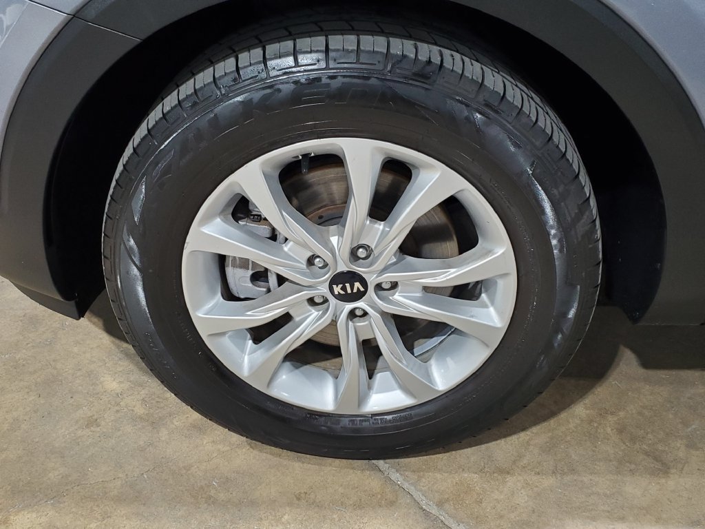 Used 2021 Kia Telluride LX FWD image 36