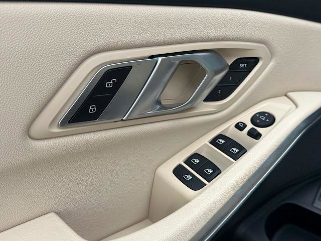 Certified 2021 BMW 330i xDrive Sedan w/ Convenience Package image 17