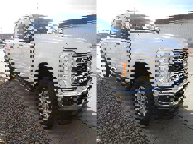 New 2026 Ford F250 XLT w/ Snow Plow/Camper Package image 3