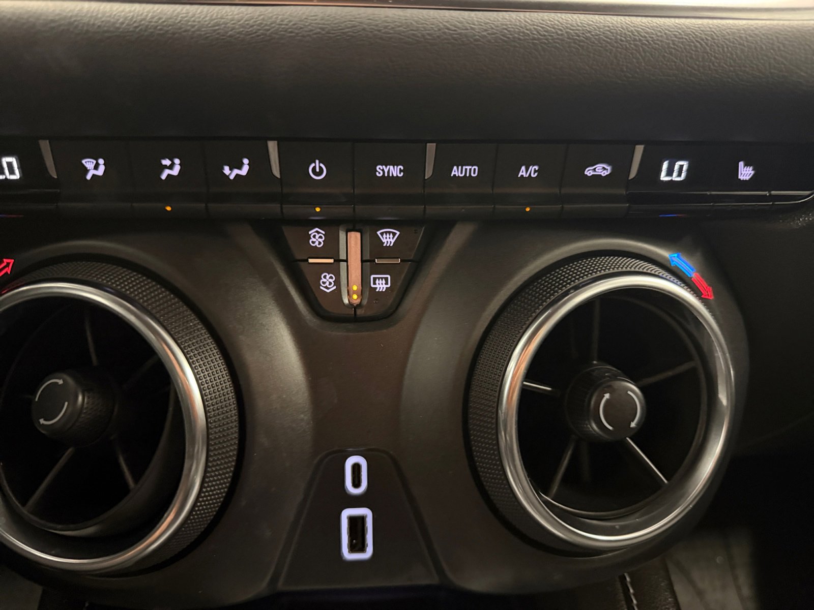 Used 2024 Chevrolet Blazer LT w/ Convenience Package FWD image 41