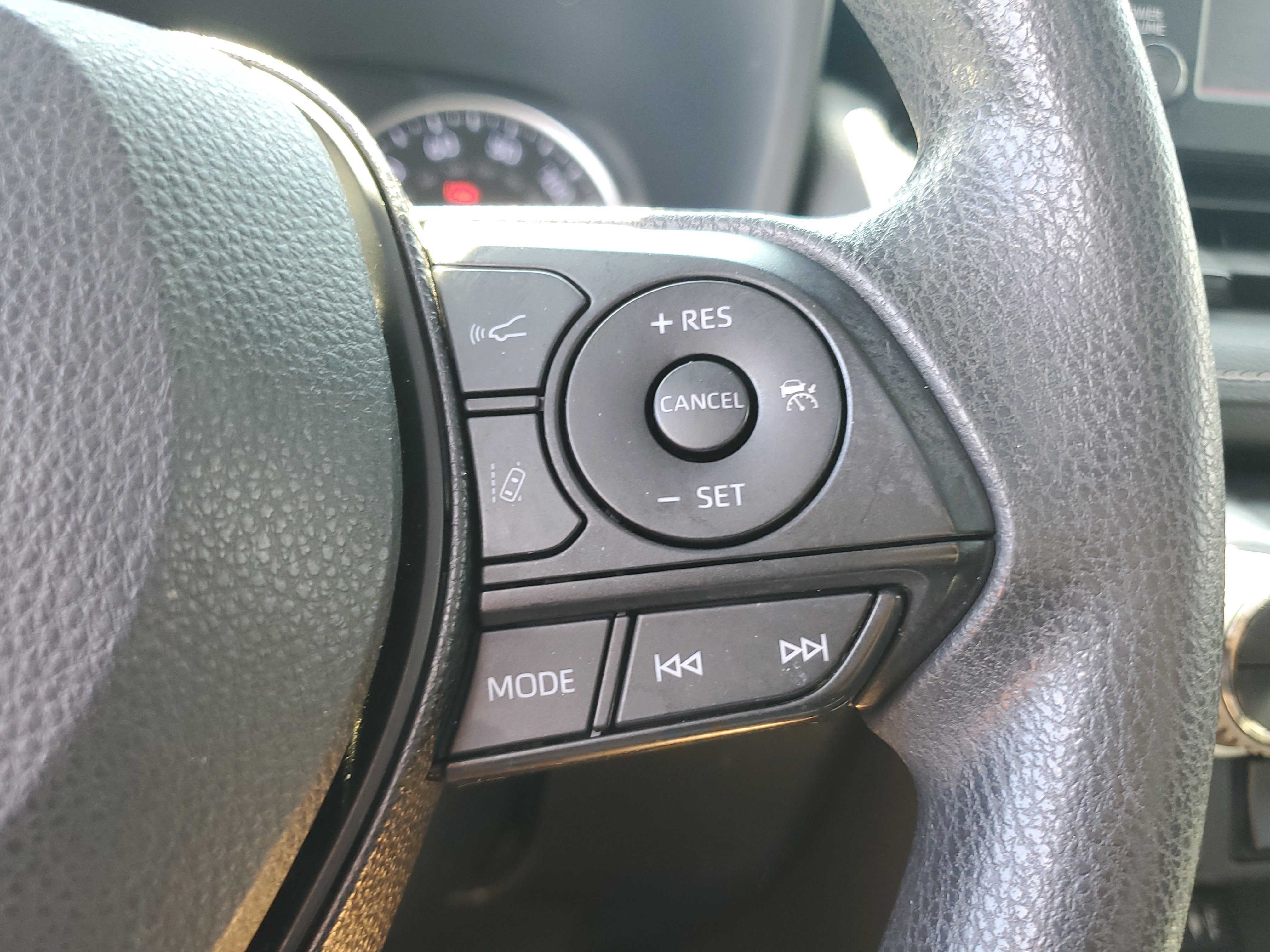 Used 2019 Toyota RAV4 XLE w/ Convenience Package AWD/4WD image 23