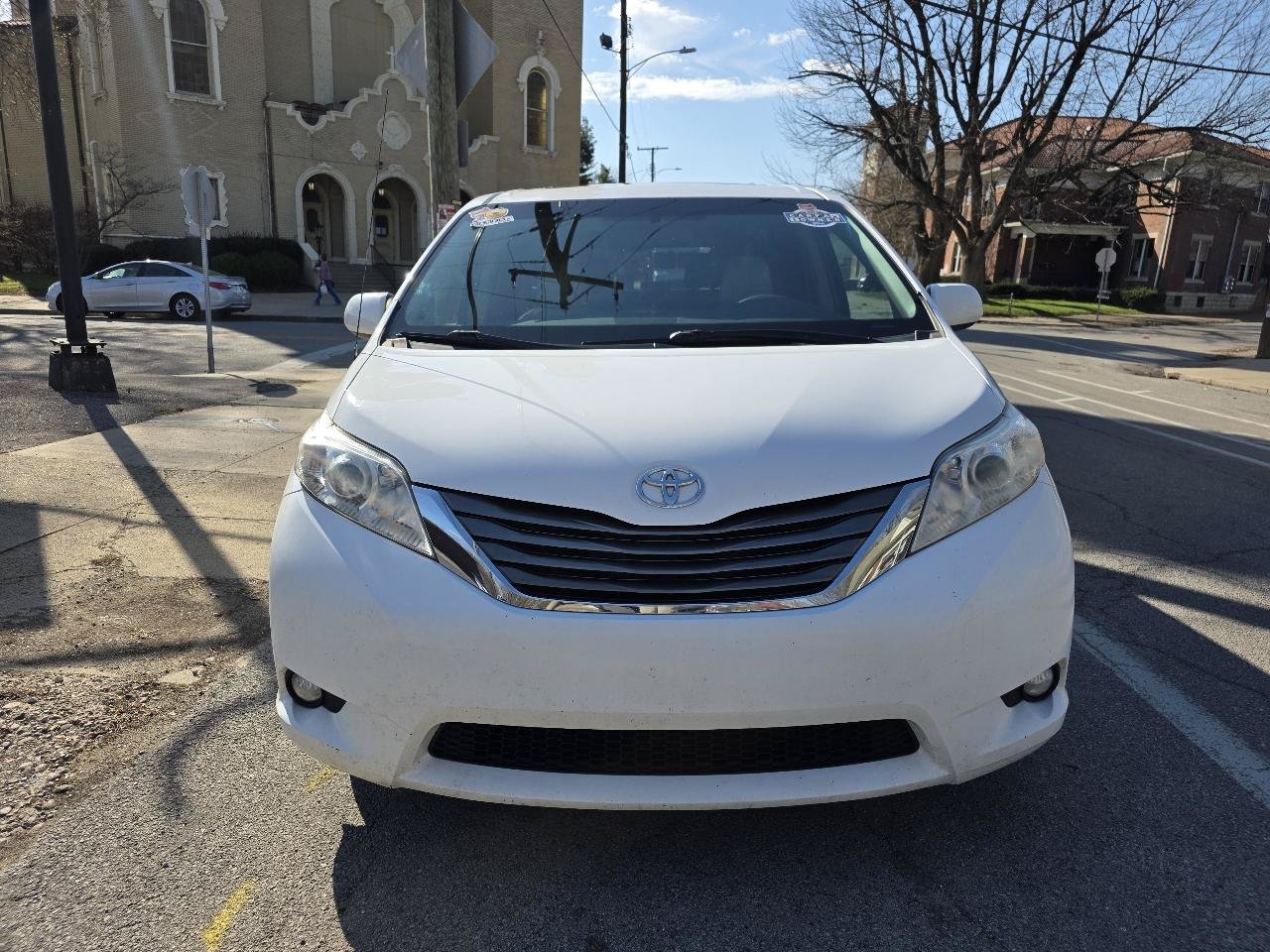 Used 2013 Toyota Sienna XLE FWD image 8
