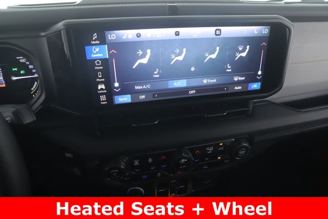 Used 2025 Jeep Wrangler Unlimited Sahara AWD/4WD image 4