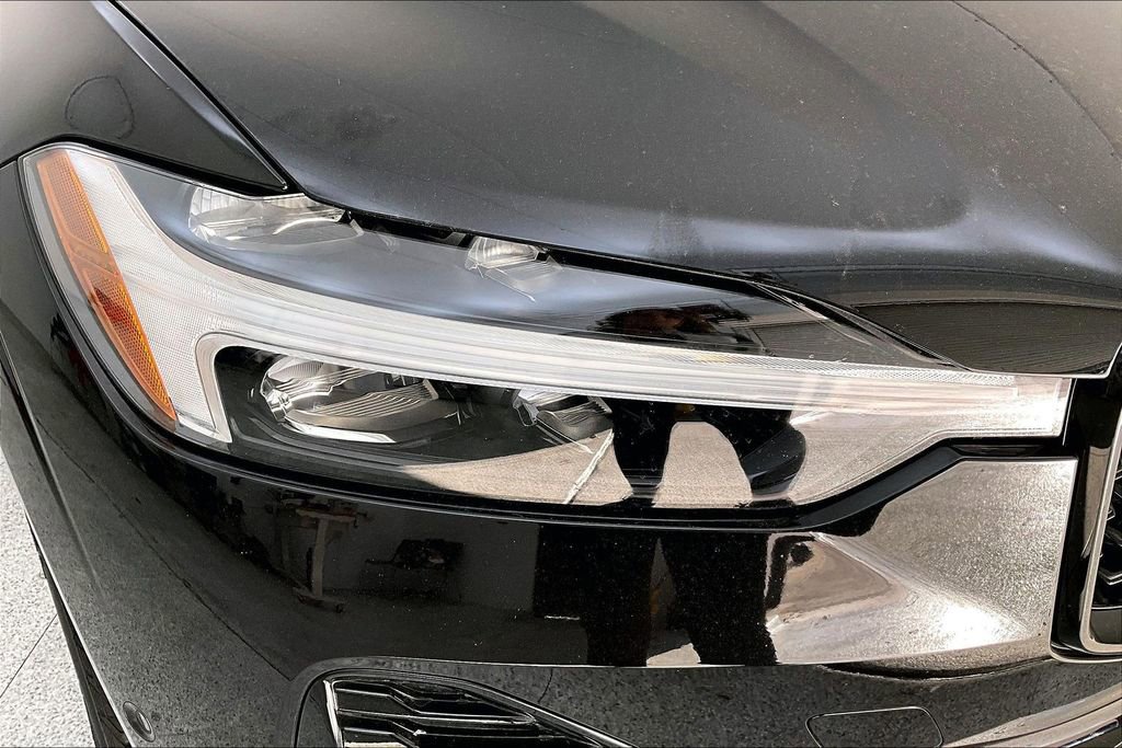 Used 2025 Volvo XC60 B5 Plus w/ Protection Package Premier image 36