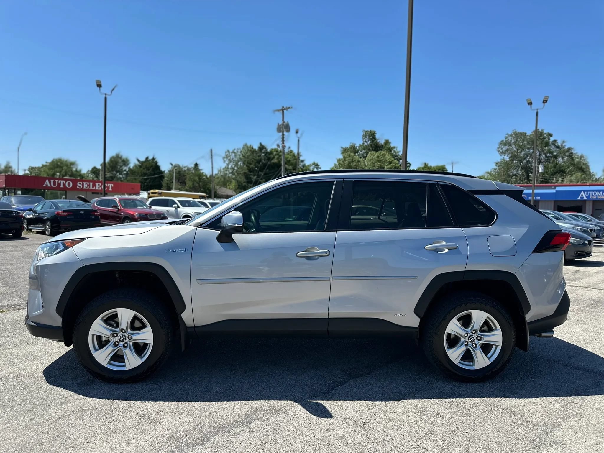 Used 2021 Toyota RAV4 XLE w/ Convenience Package AWD/4WD image 9