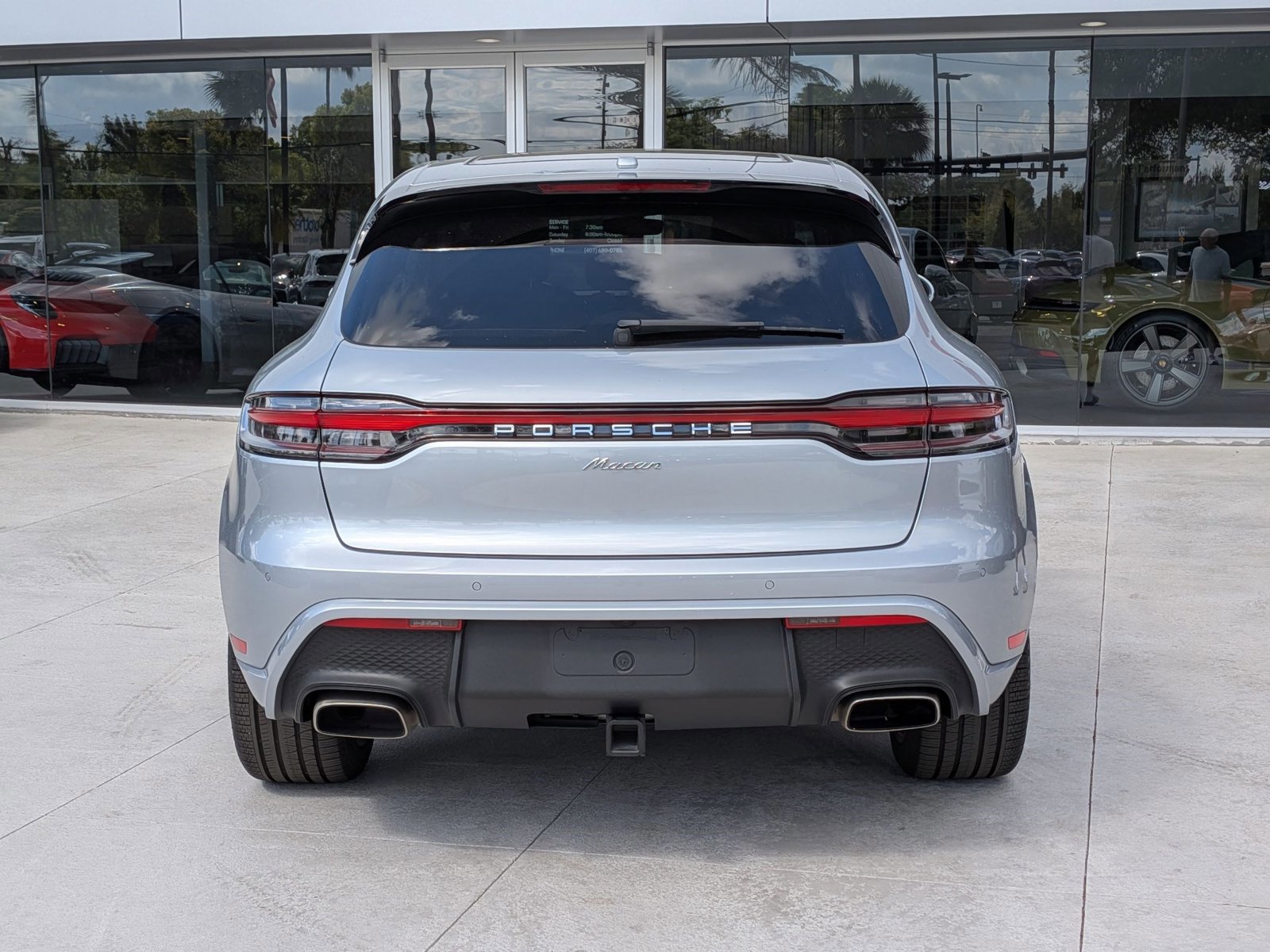 Certified 2024 Porsche Macan image 10