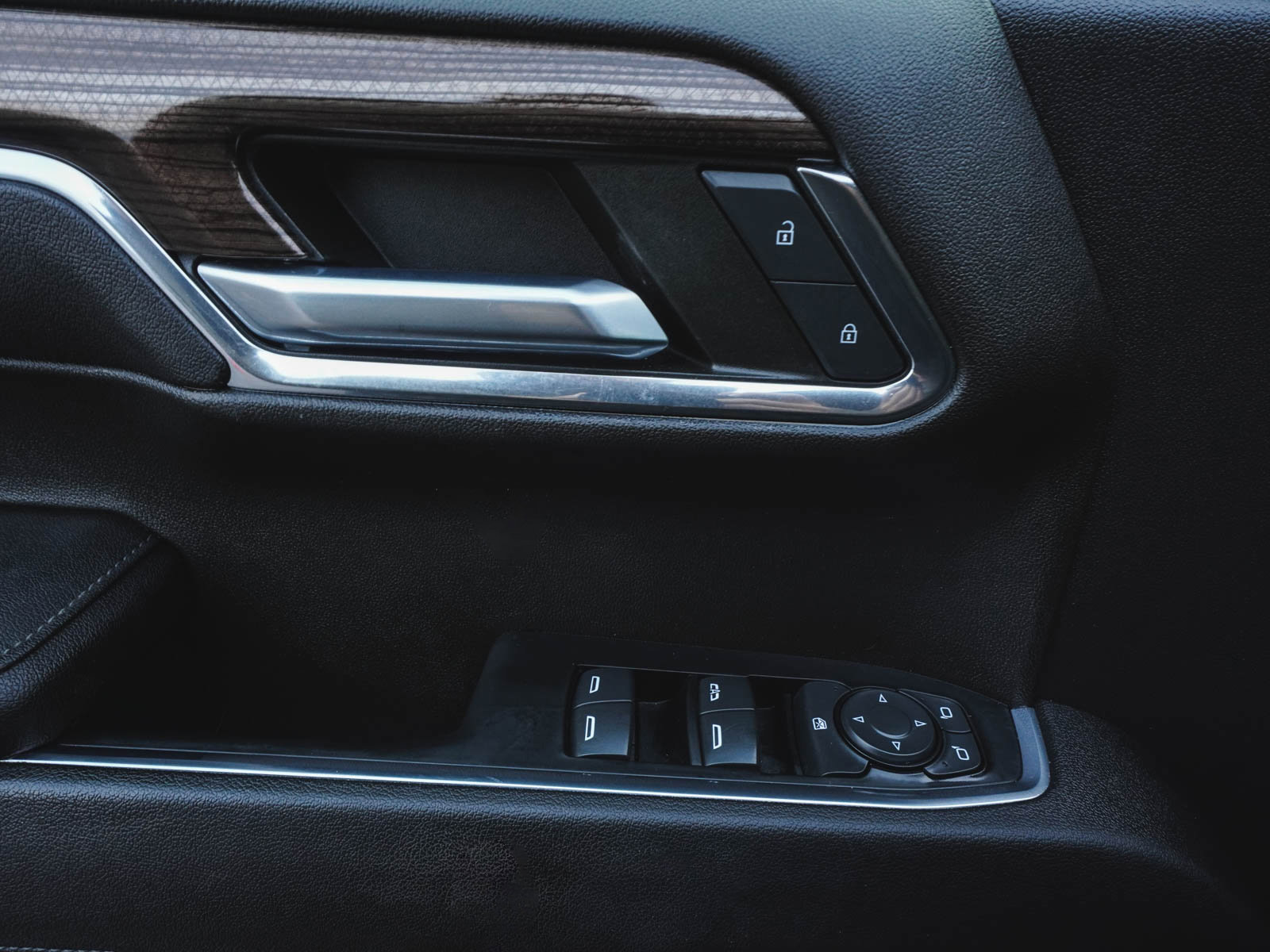 Used 2023 Chevrolet Silverado 1500 LT w/ LPO, Dark Essentials Package image 10