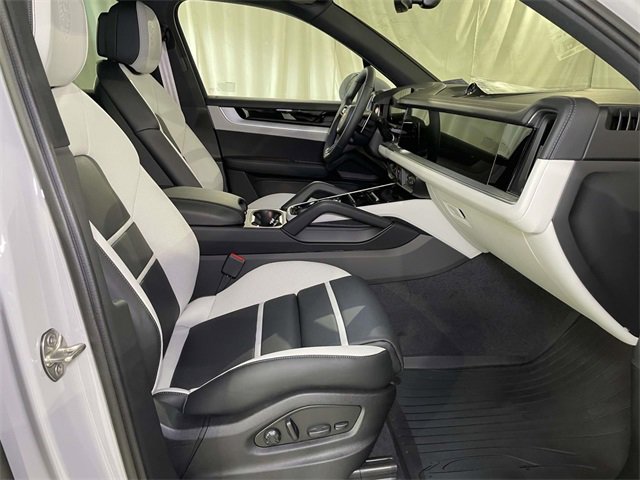 New 2026 Porsche Cayenne S image 23