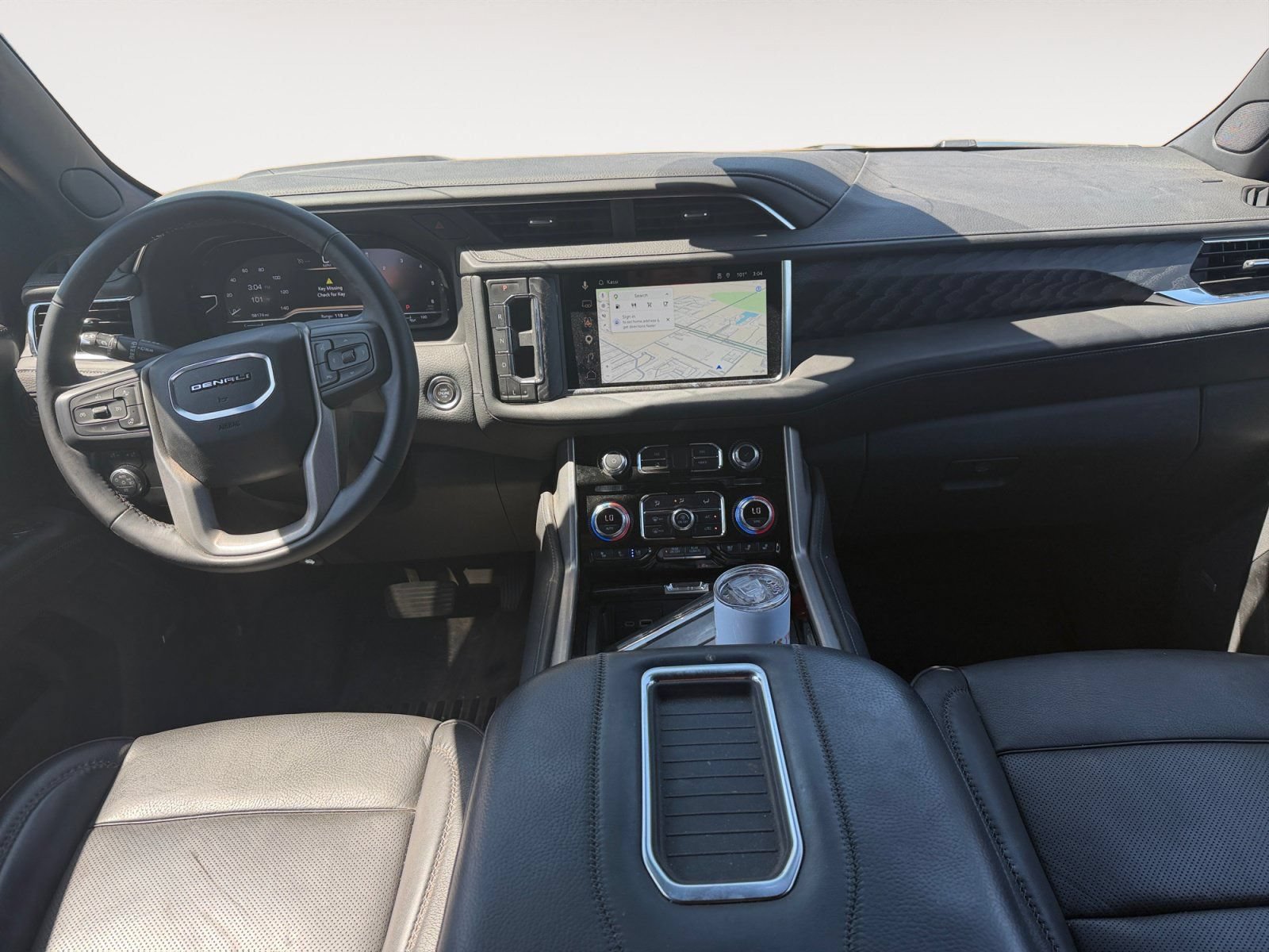 Used 2024 GMC Yukon XL Denali RWD image 10