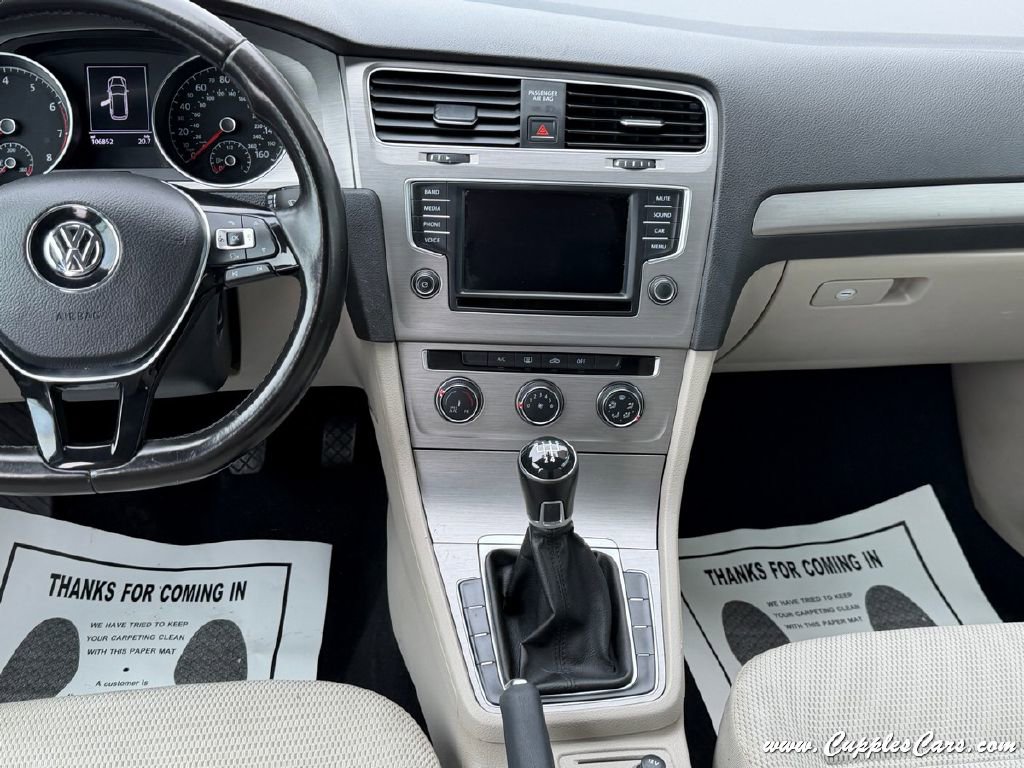 Used 2016 Volkswagen Golf S image 18