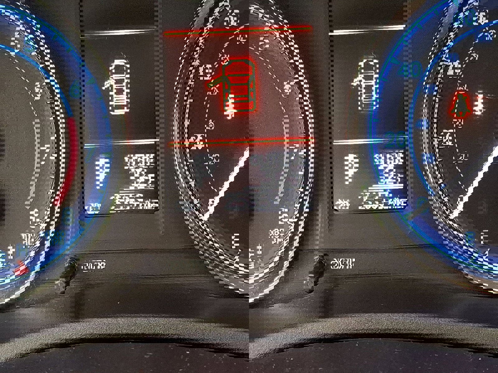 Used 2017 Toyota Corolla LE image 13