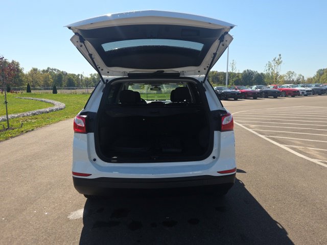 Used 2021 Chevrolet Equinox LS w/ LS Convenience Package FWD image 9