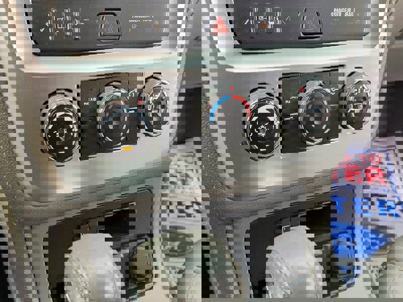 Used 2016 GMC Acadia SLE image 20