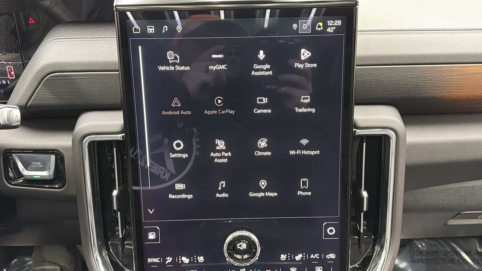 Used 2026 GMC Yukon Denali w/ Sun & Power Step Package AWD/4WD image 19