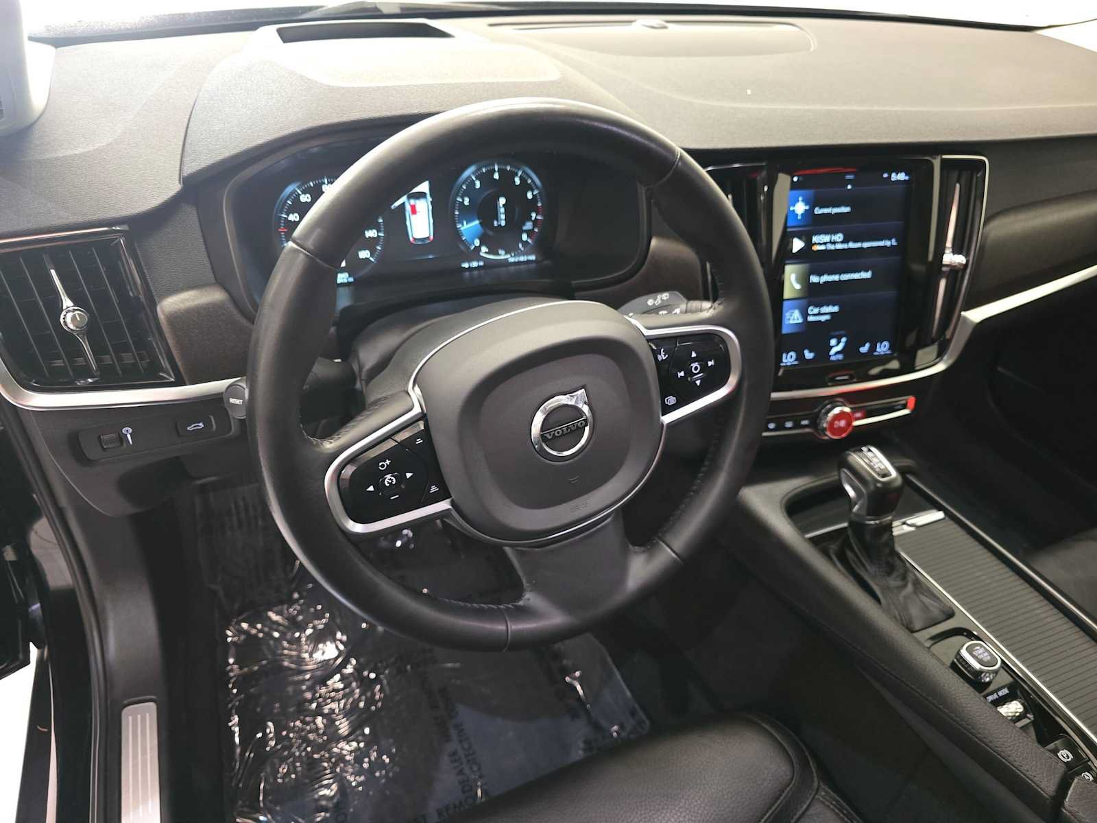 Used 2019 Volvo V90 T5 Cross Country AWD/4WD image 2