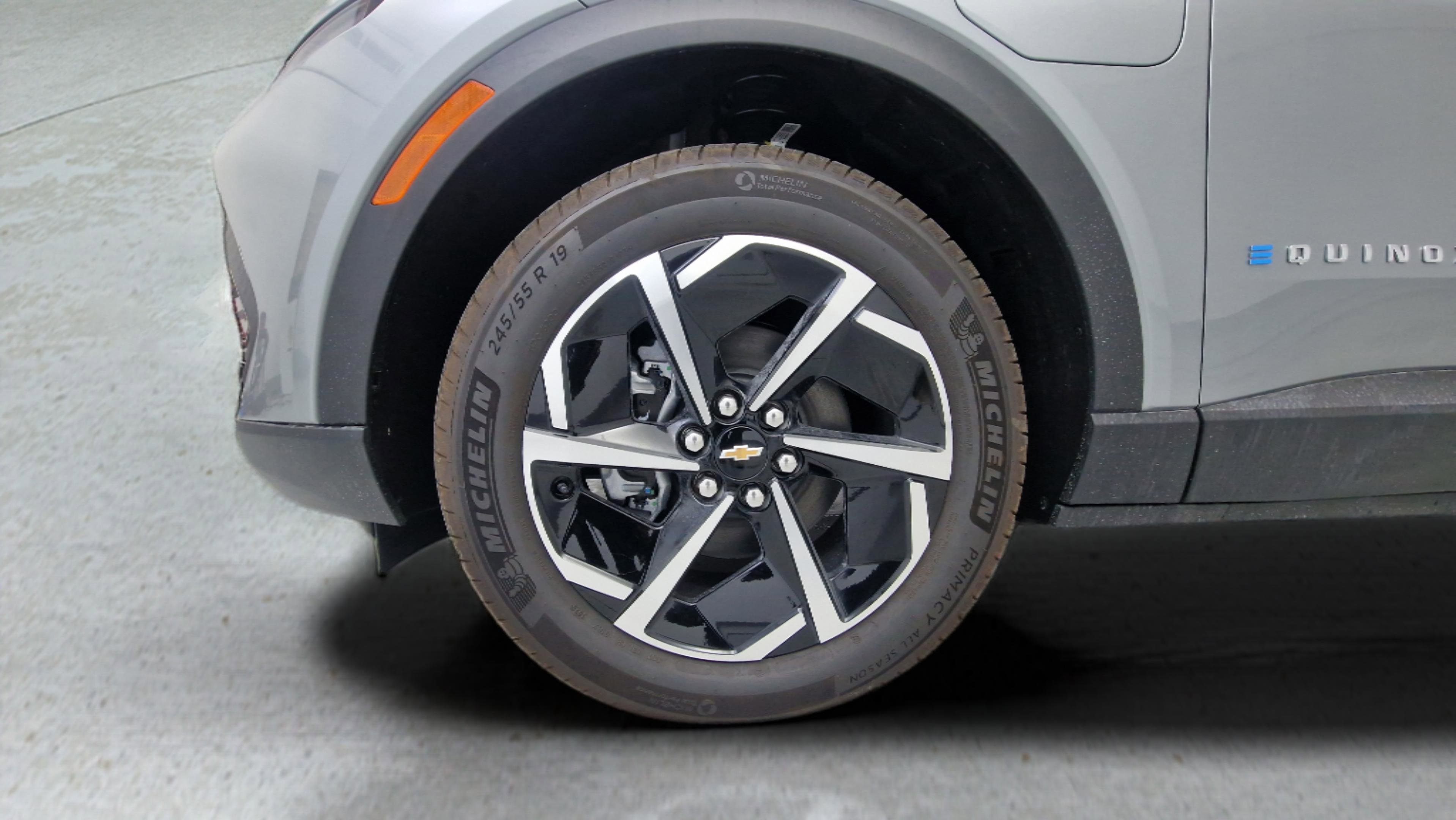 New 2026 Chevrolet Equinox EV LT image 33