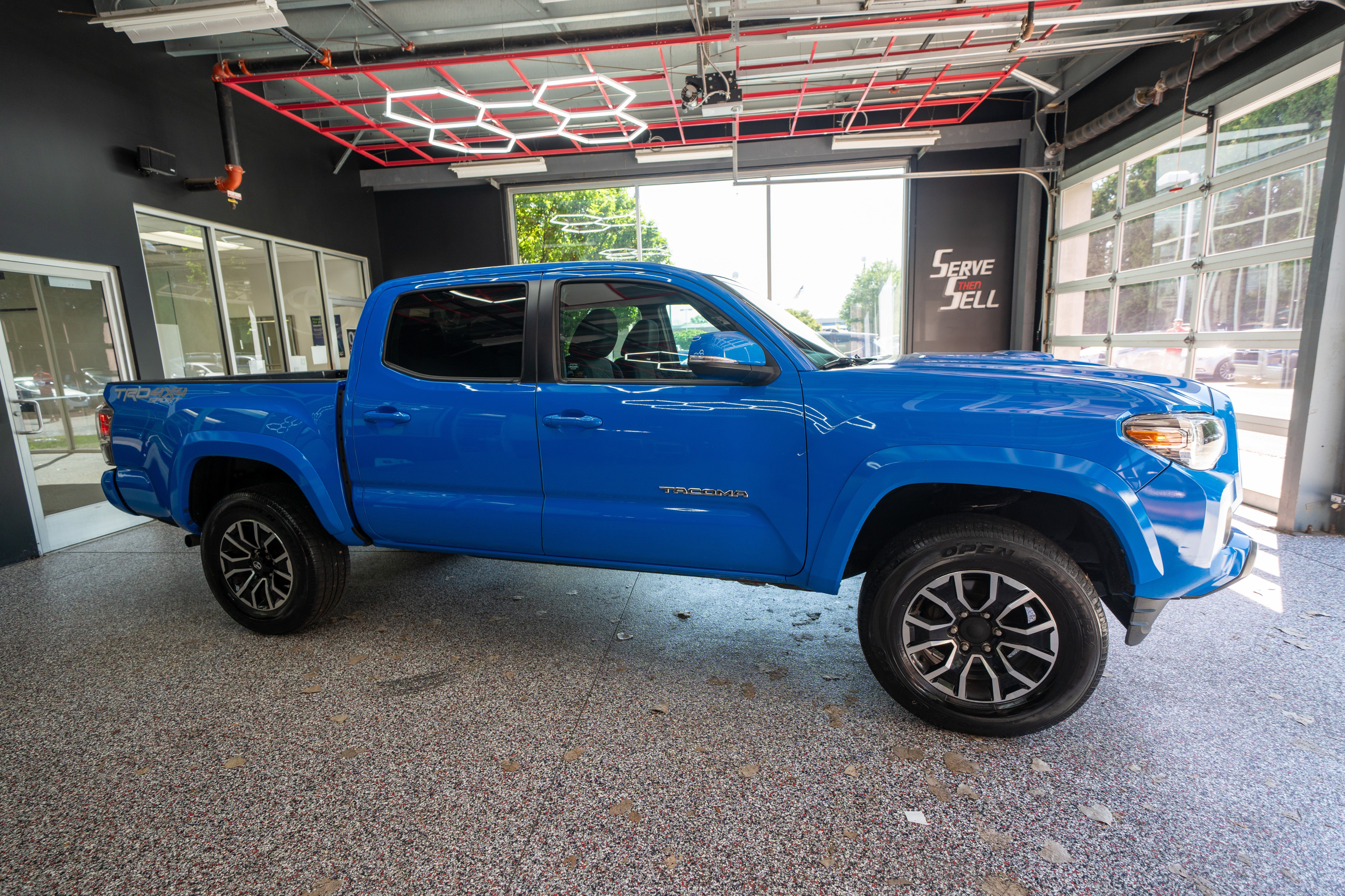 Used 2021 Toyota Tacoma TRD Sport AWD/4WD image 5