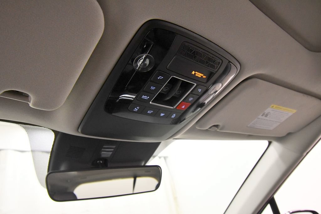 Certified 2026 Kia Carnival SX w/ SX Dark Edition Package FWD image 33