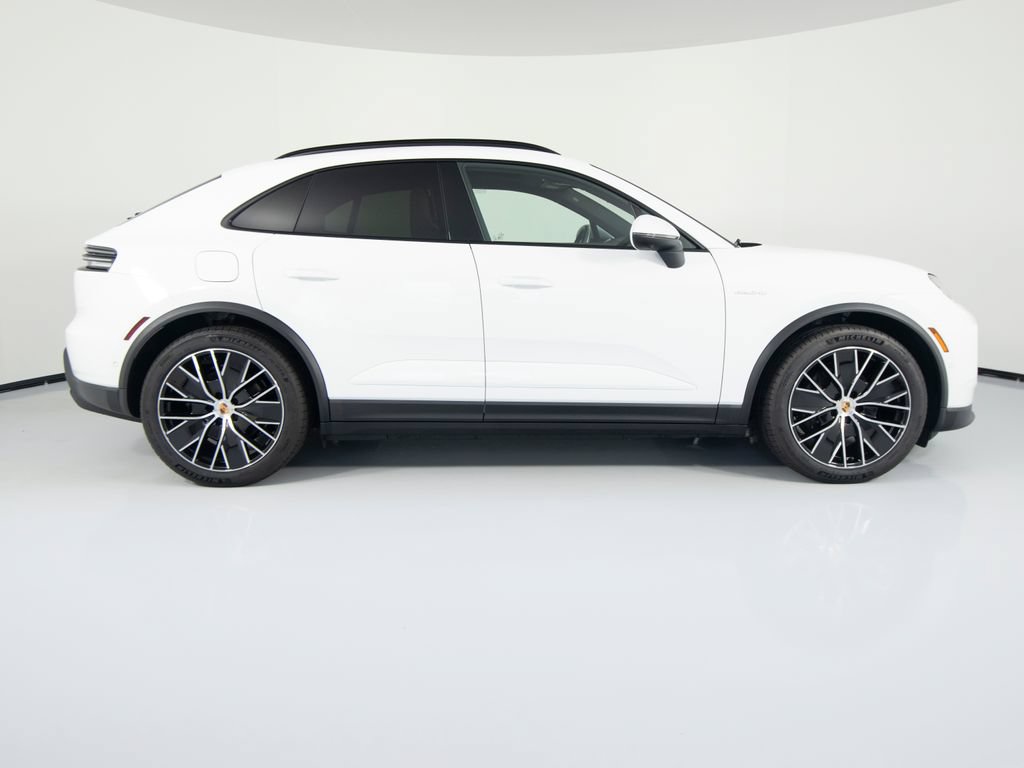 New 2026 Porsche Macan 4 Electric AWD/4WD image 11
