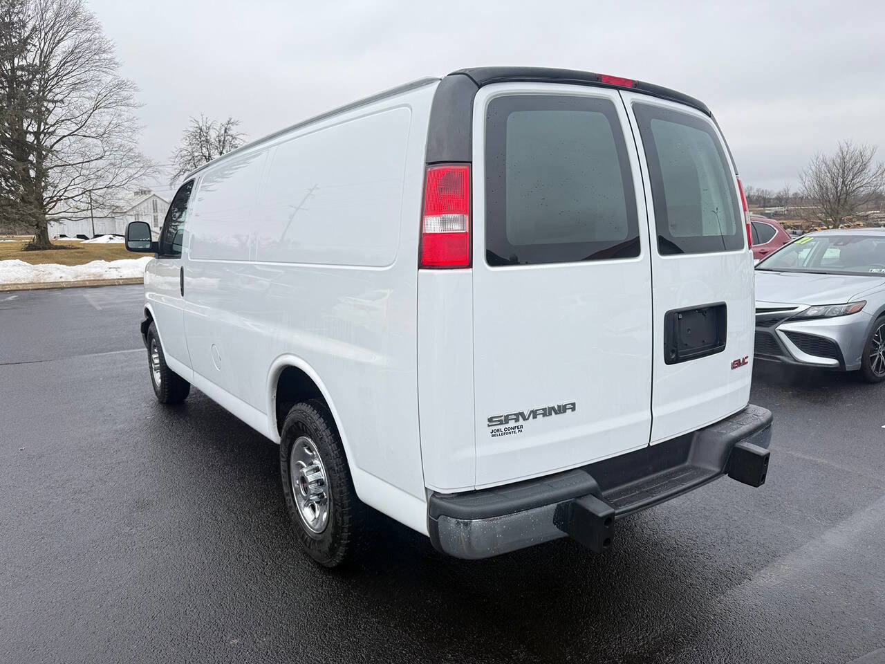 Used 2017 GMC Savana 2500 RWD image 5