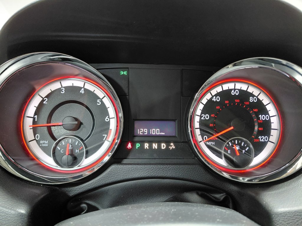 Used 2015 Dodge Grand Caravan SXT FWD image 22