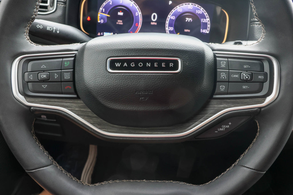 Used 2024 Jeep Wagoneer Series II w/ Flexible Seating Group RWD image 30