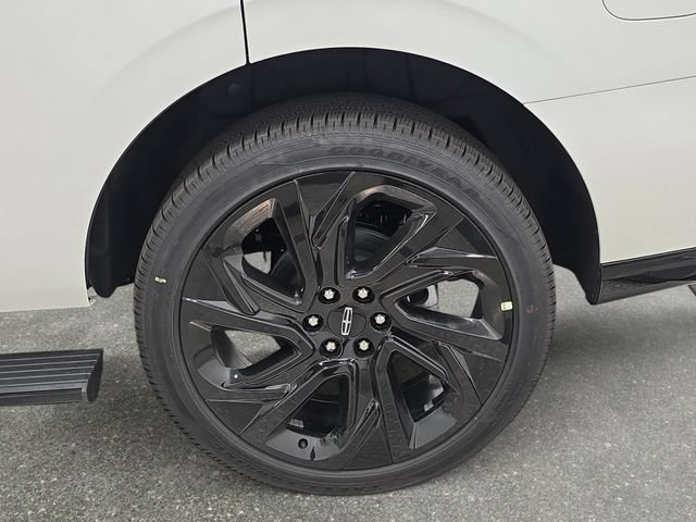 New 2027 Lincoln Navigator Black Label AWD/4WD image 30