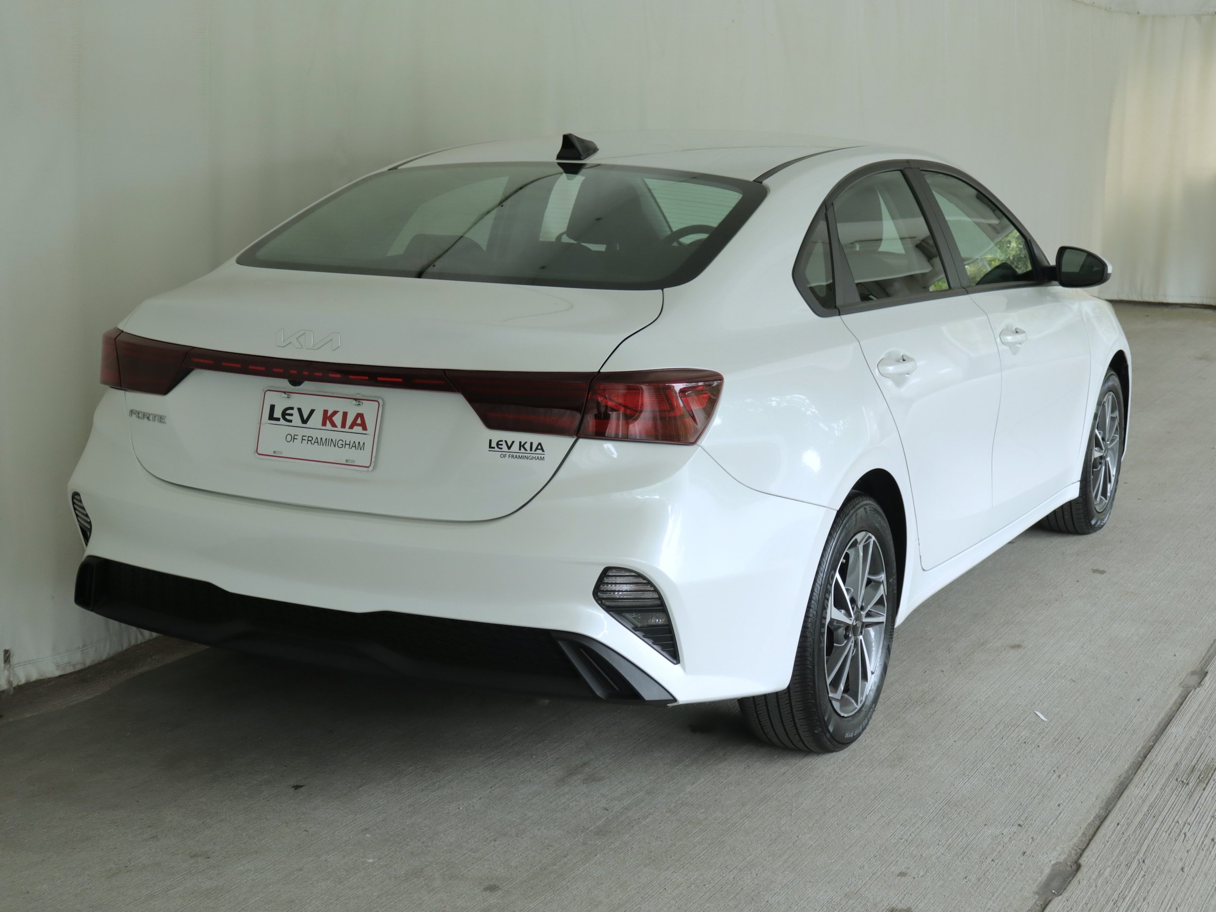 Used 2023 Kia Forte LXS FWD image 5