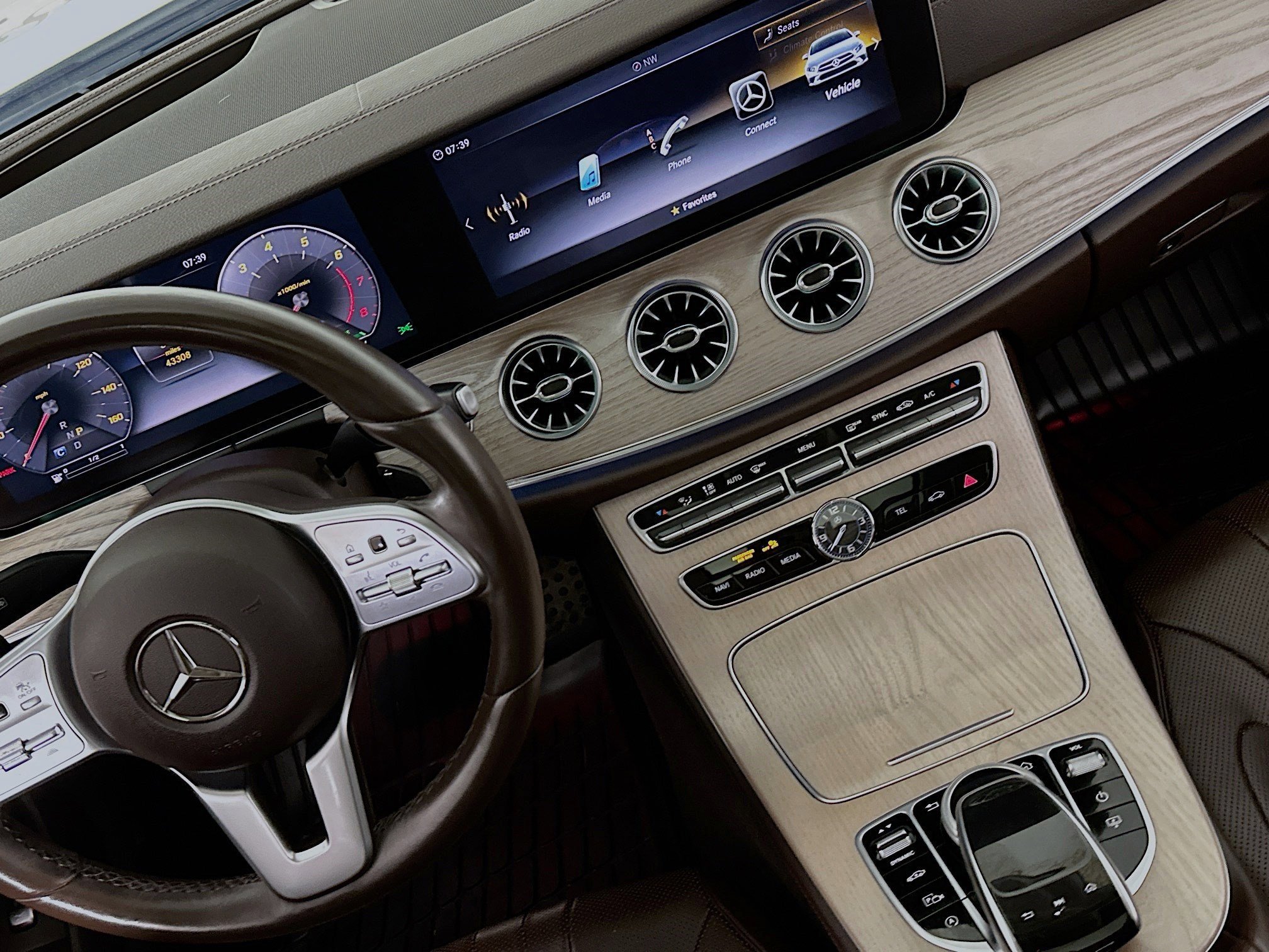 Used 2019 Mercedes-Benz CLS 450 4MATIC w/ Driver Assistance Package image 18