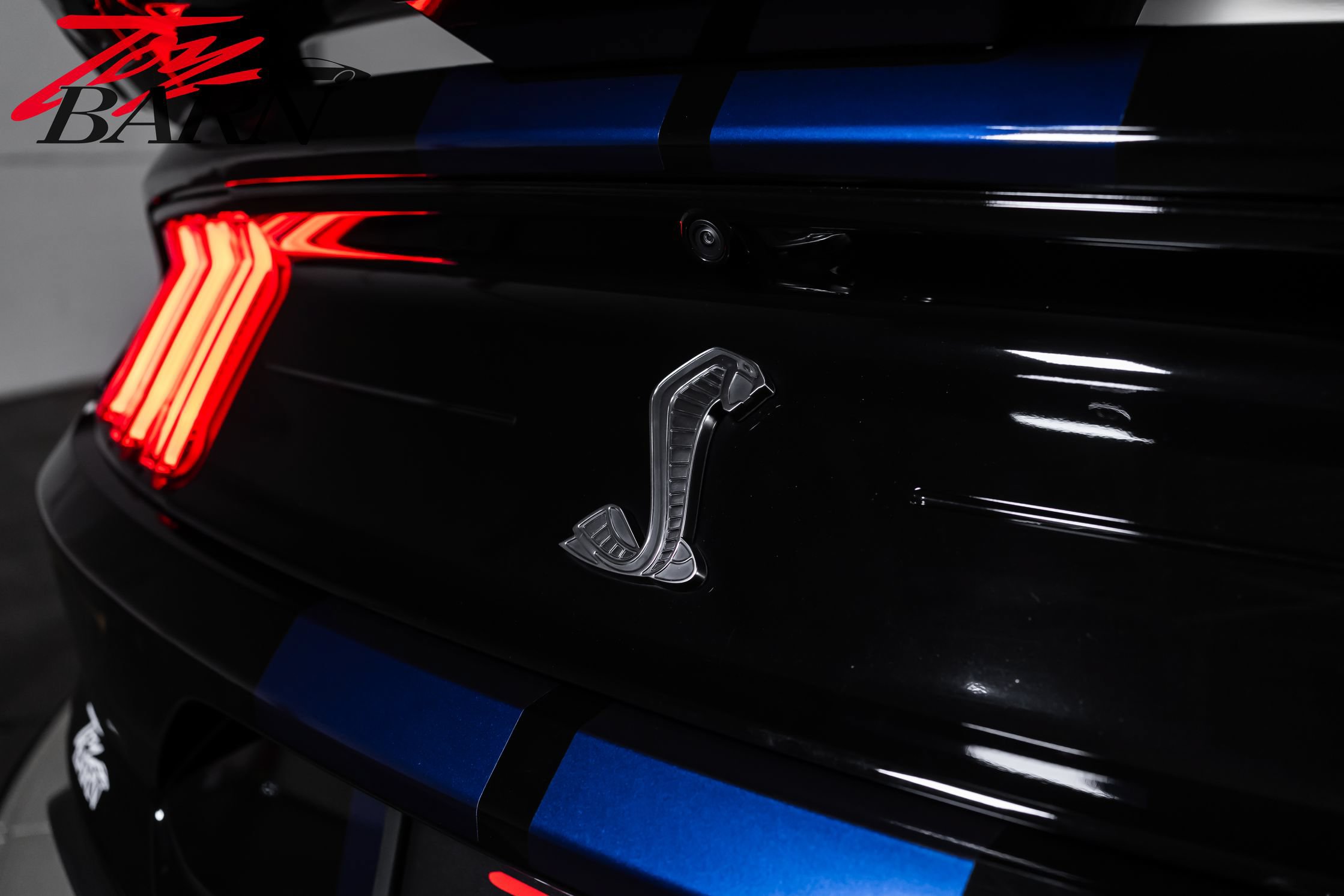 Used 2021 Ford Mustang Shelby GT500 w/ Technology Package RWD image 12