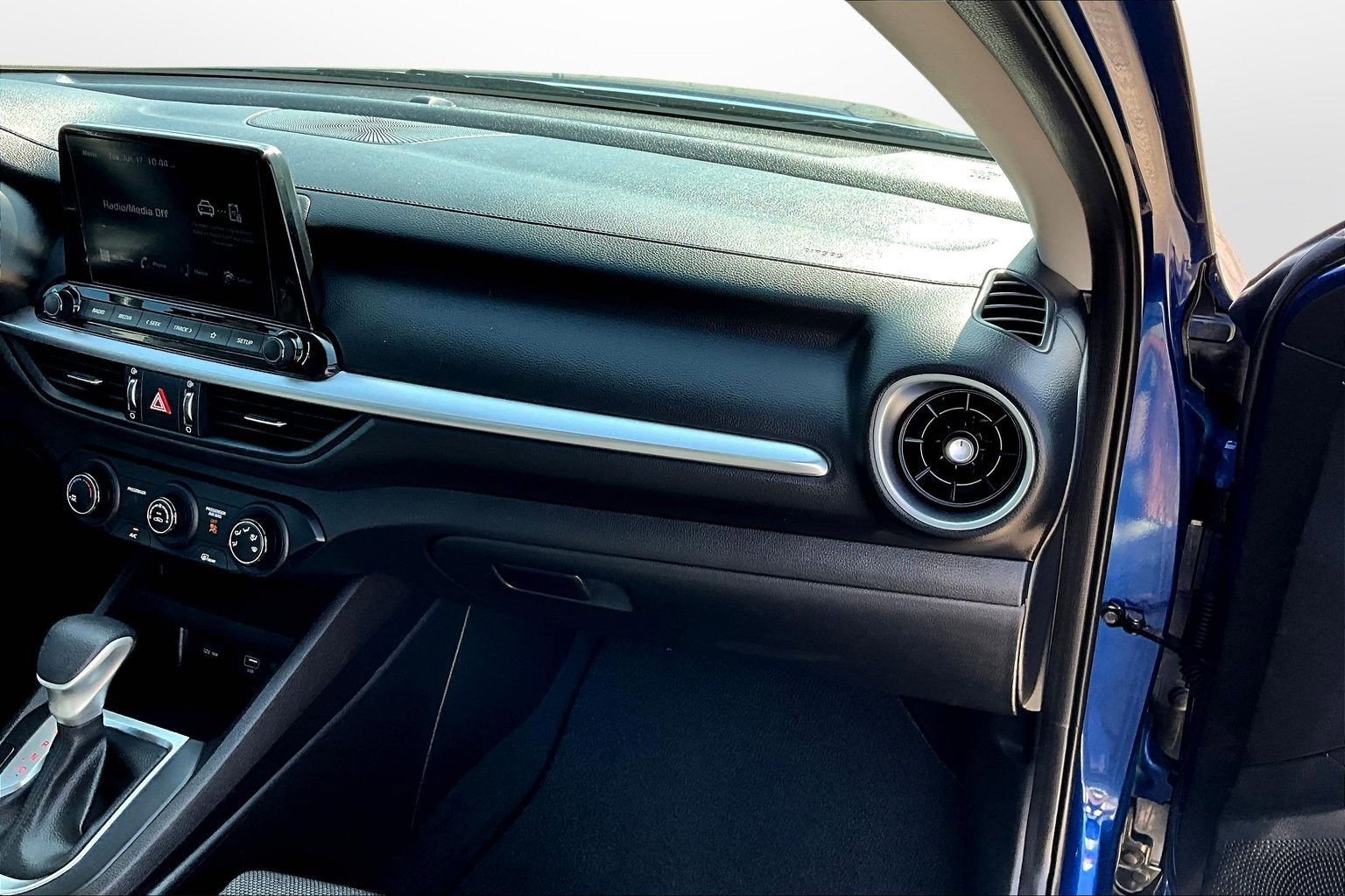 Used 2023 Kia Forte LXS image 20