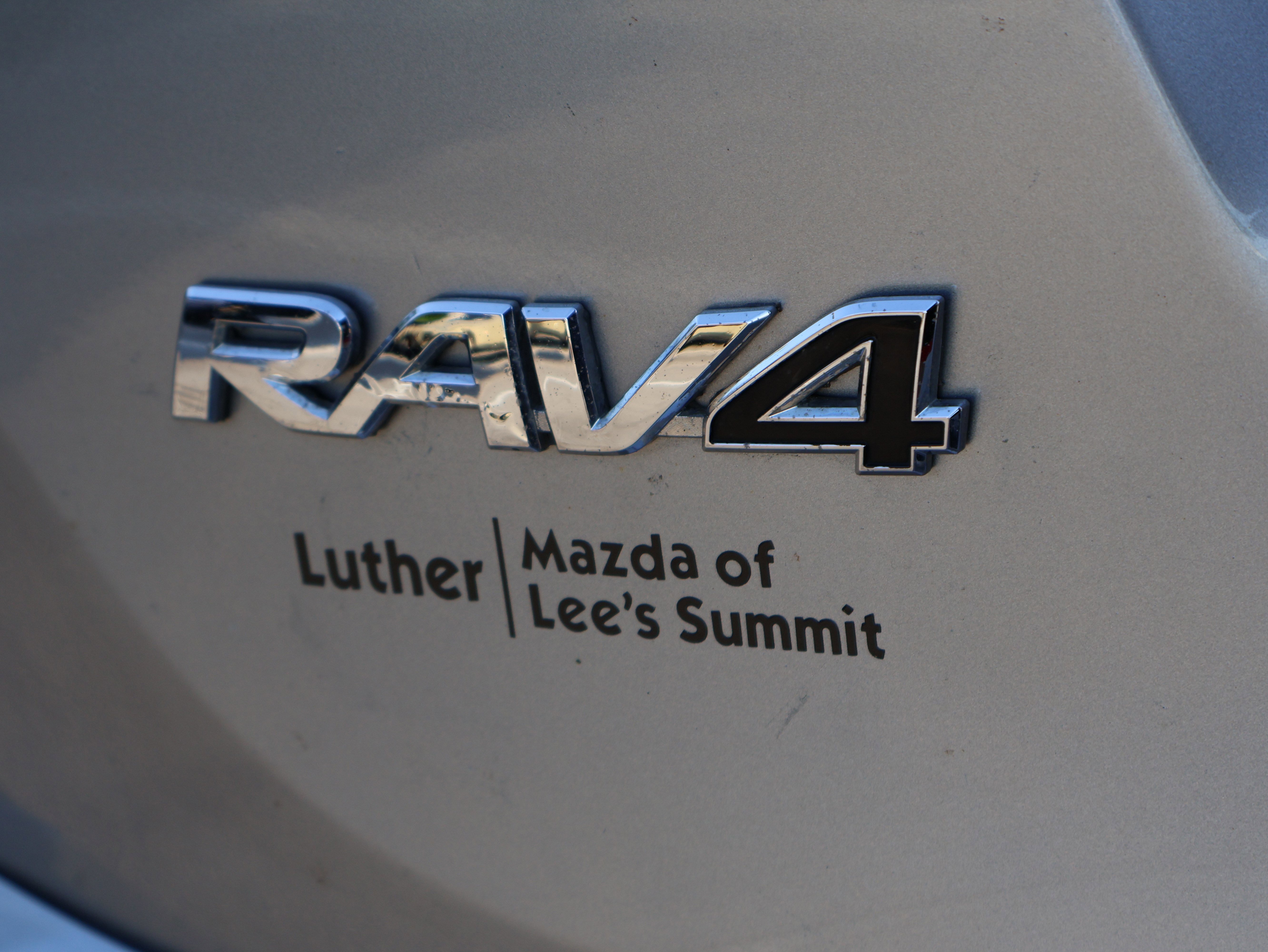 Used 2018 Toyota RAV4 Limited image 18