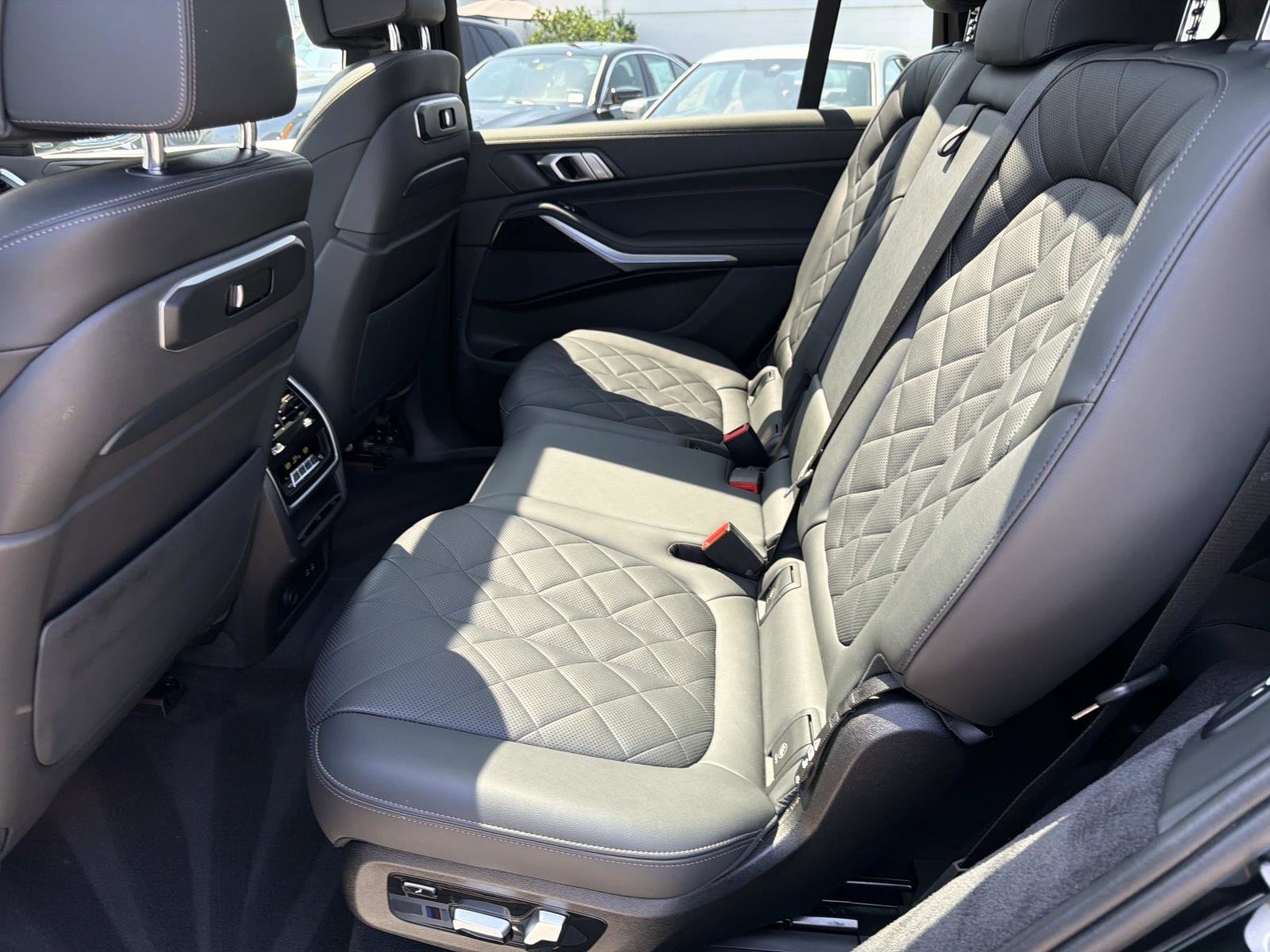Certified 2024 BMW X7 xDrive40i w/ M Sport Package AWD/4WD image 11