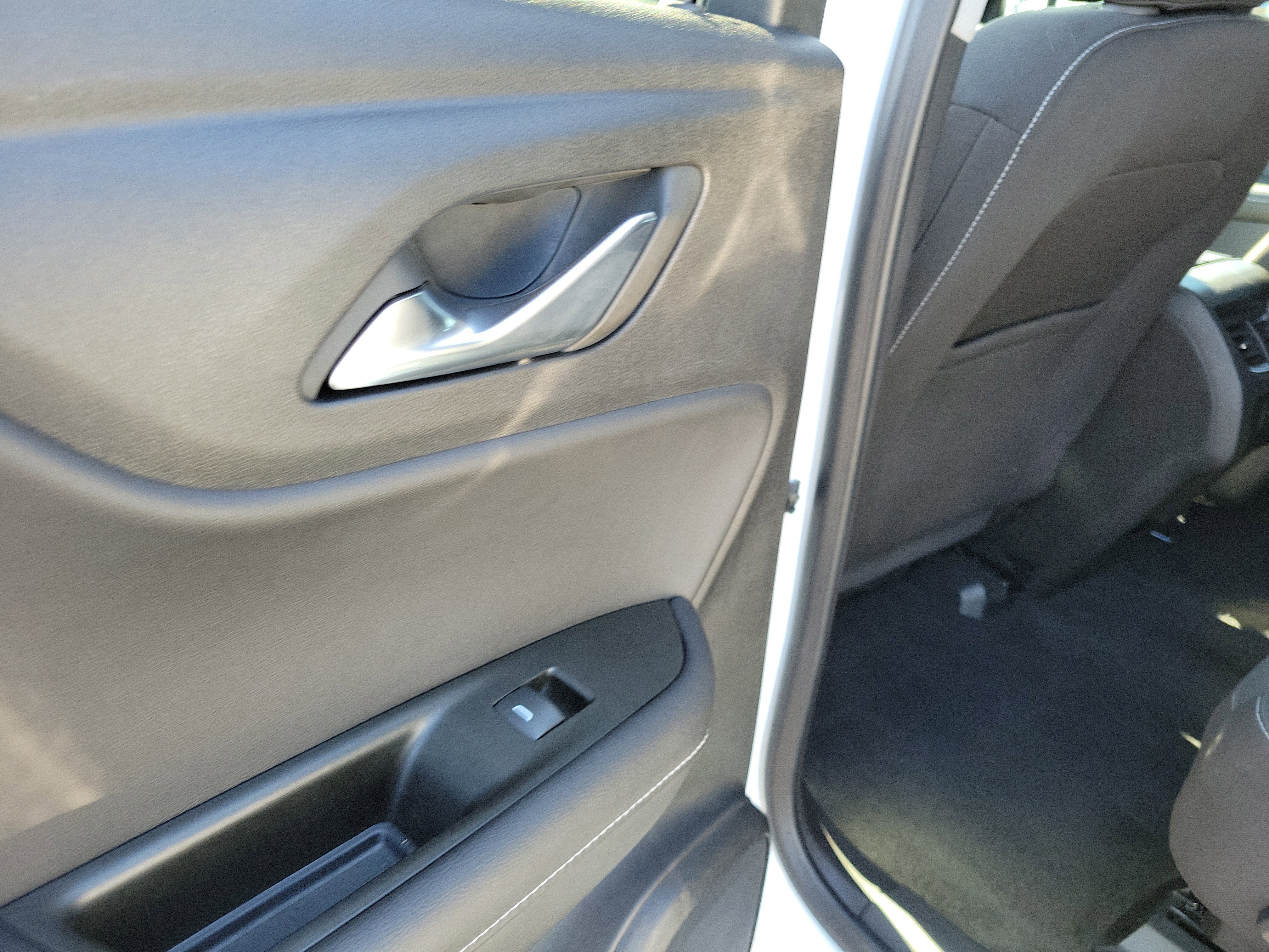 Used 2025 Chevrolet Blazer LT AWD/4WD image 13