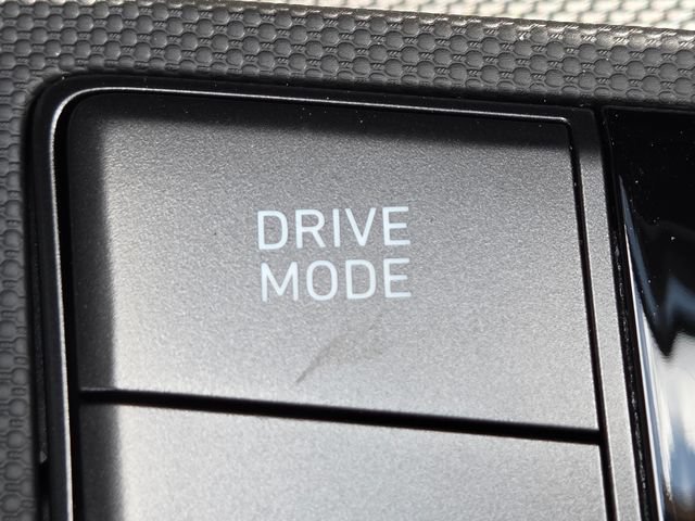 New 2026 Hyundai Elantra Sport FWD image 31