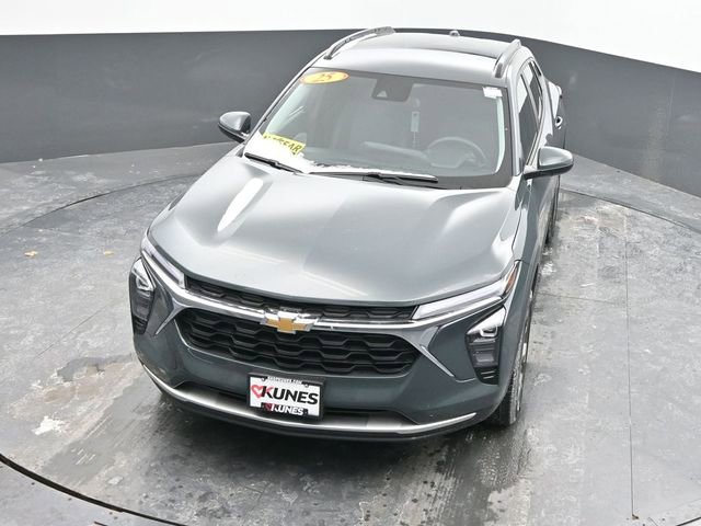 Used 2025 Chevrolet Trax LT image 36