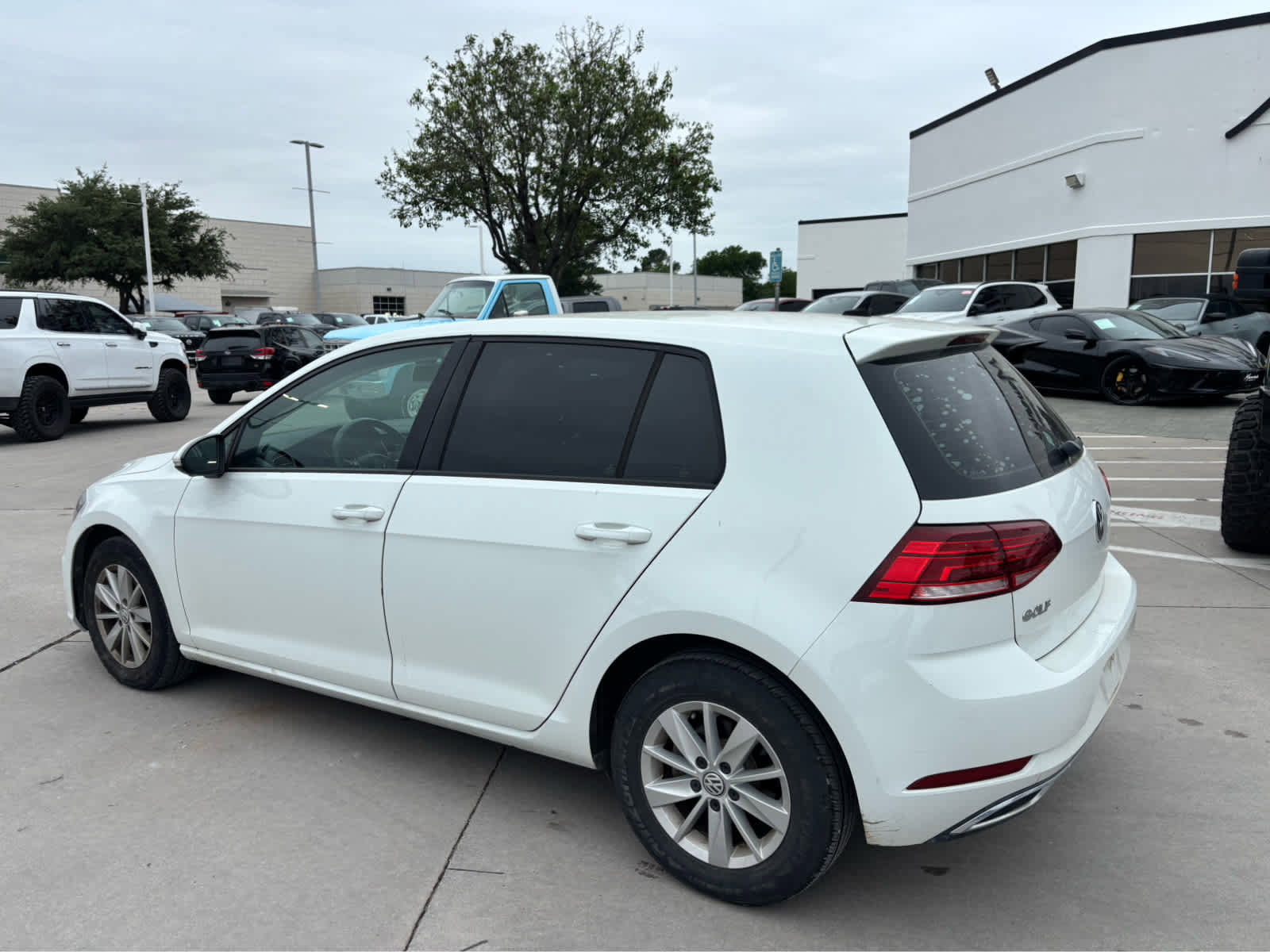 Used 2018 Volkswagen Golf S FWD image 2
