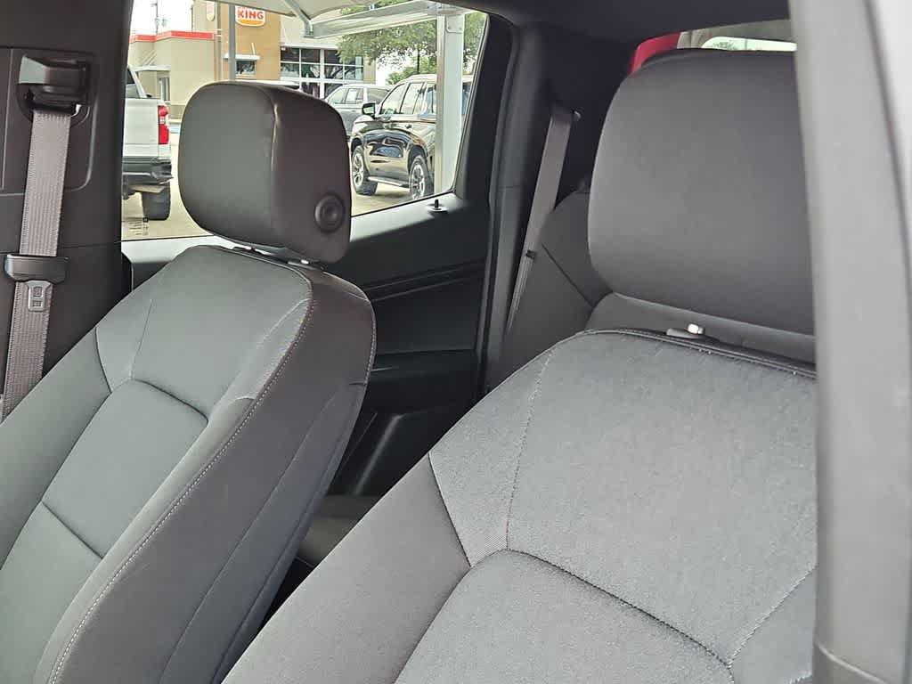 Used 2024 Chevrolet Colorado W/T AWD/4WD image 15