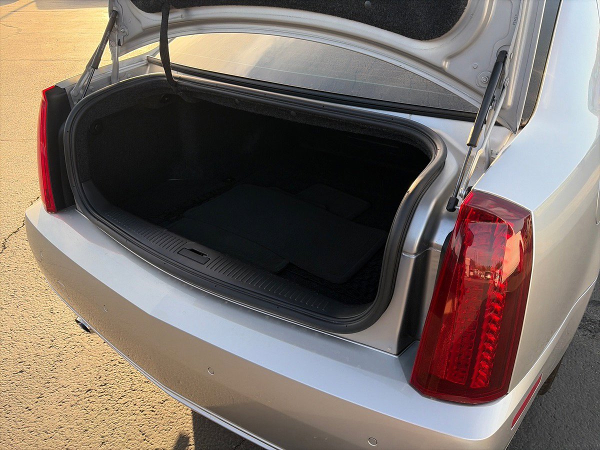 Used 2006 Cadillac STS V image 17