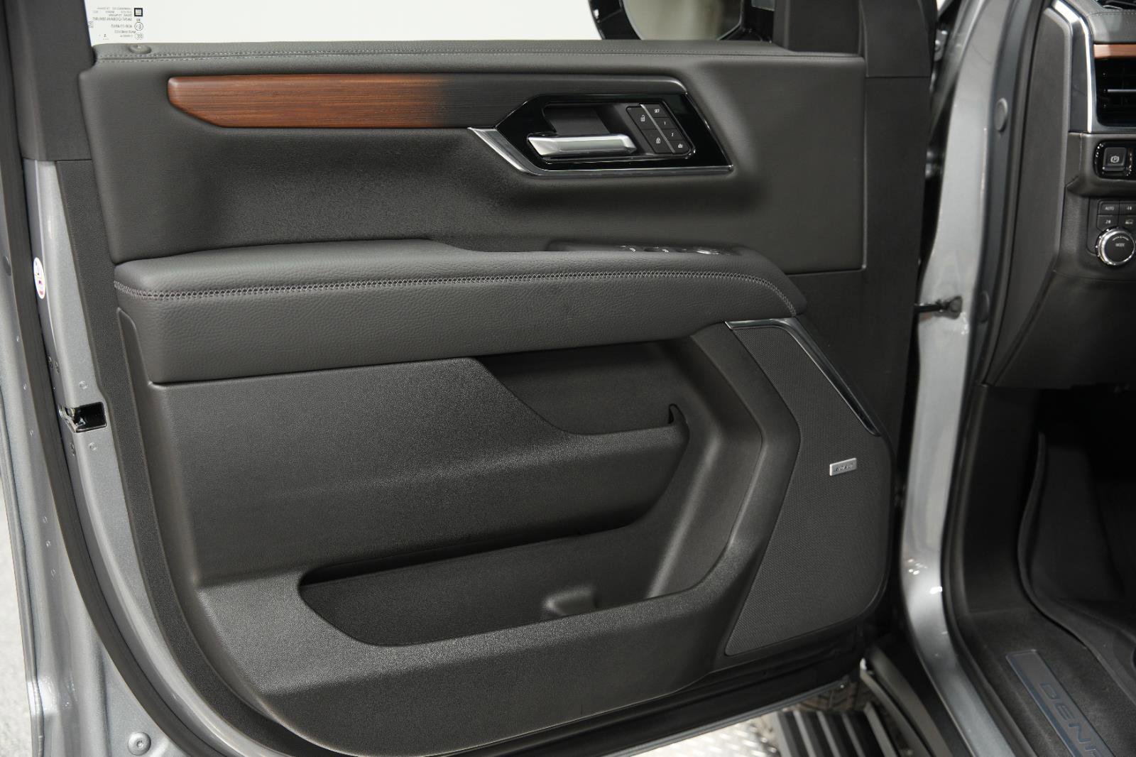 New 2026 GMC Yukon XL Denali w/ Sun & Power Step Package image 25