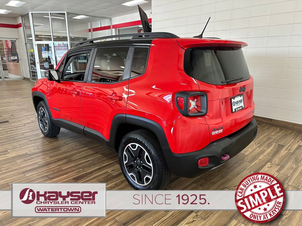 Used 2017 Jeep Renegade Trailhawk w/ Premium Trailhawk Package image 3